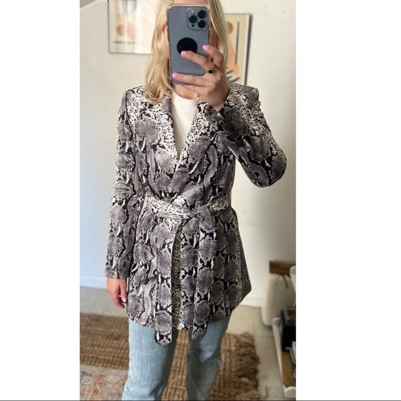 Alice + Olivia Snakeskin print leather jacket coat - Picture 2 of 6